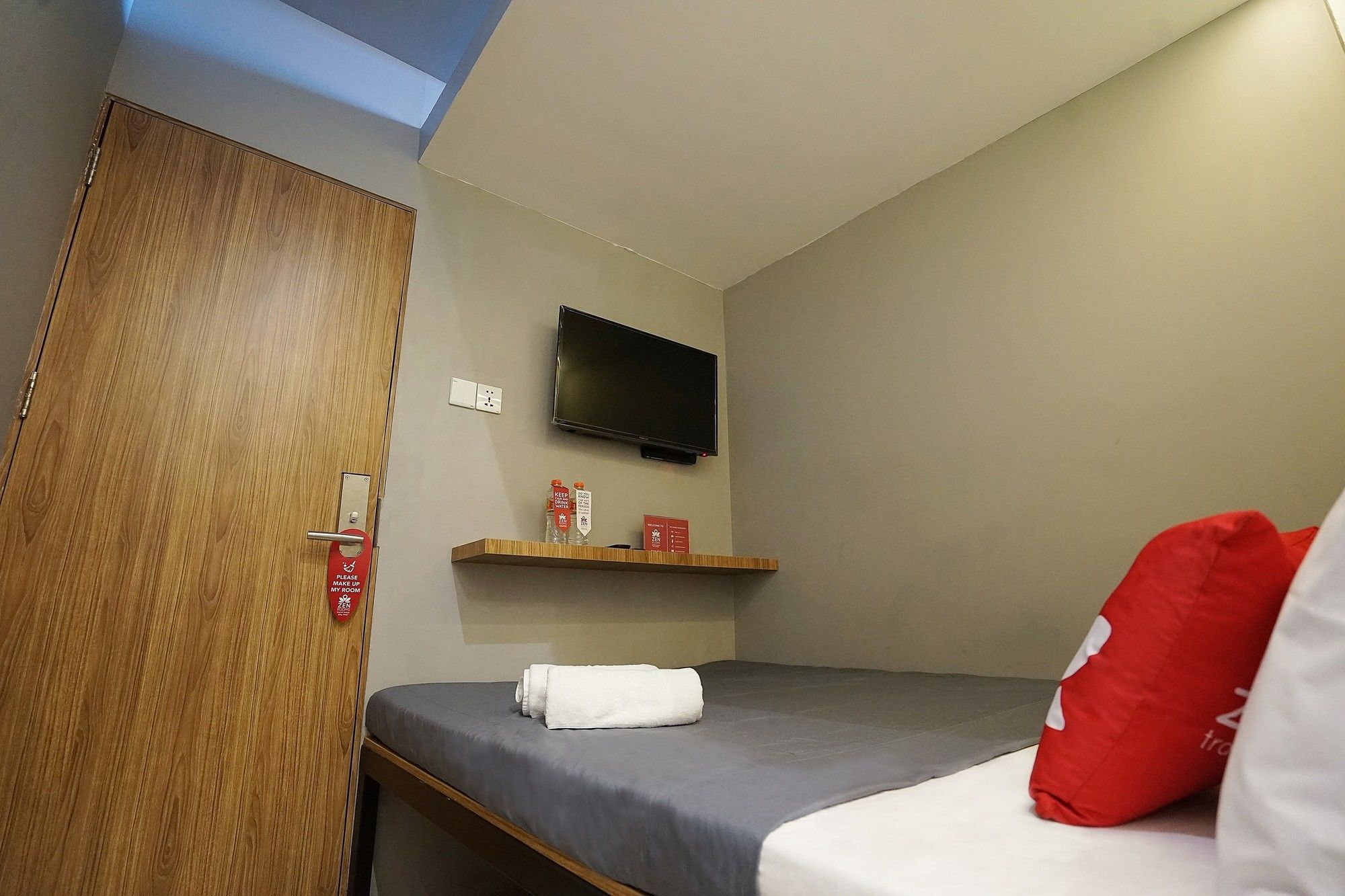 Zen Rooms Basic Kualanamu Medan Eksteriør bilde