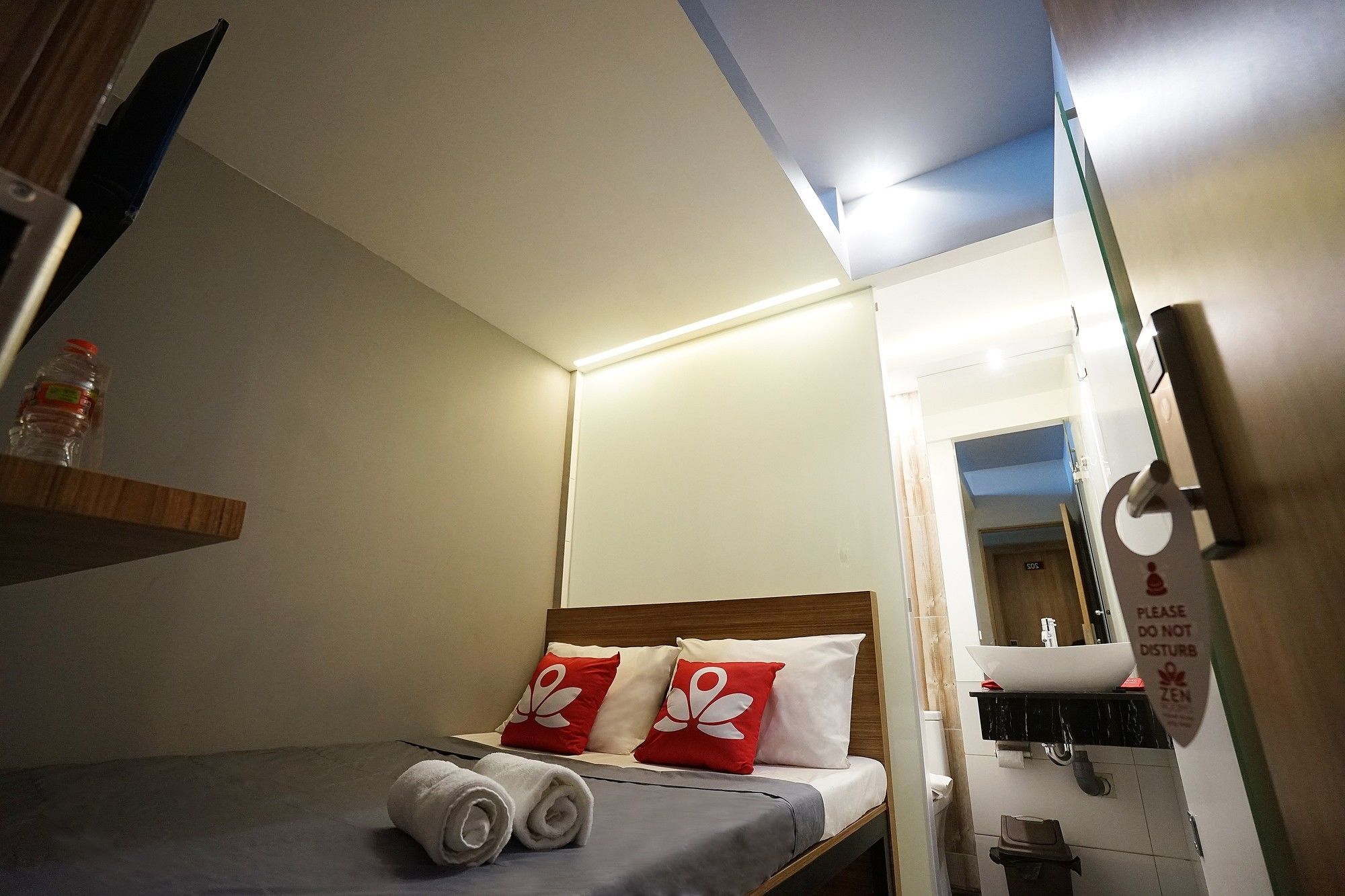 Zen Rooms Basic Kualanamu Medan Eksteriør bilde